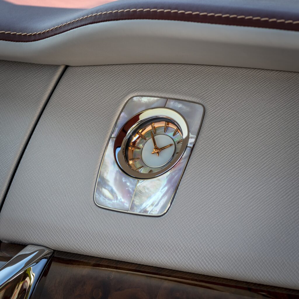 Rolls Royce The Pearl Cullinan: A birthday gift like no other 15 Rolls-Royce The Pearl Cullinan Mother of Pearl Time Piece