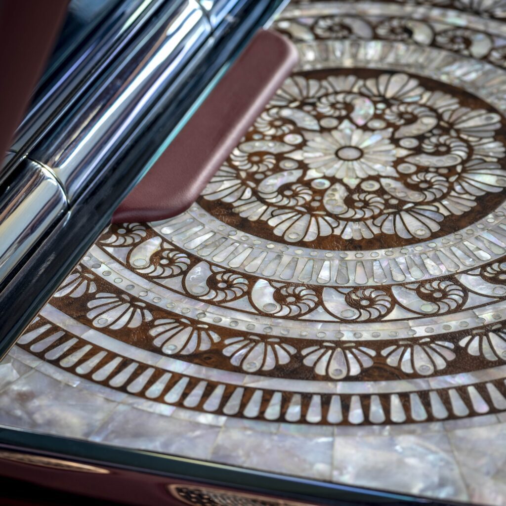 Rolls Royce The Pearl Cullinan: A birthday gift like no other 12 Rolls-Royce The Pearl Cullinan Picnic Tables