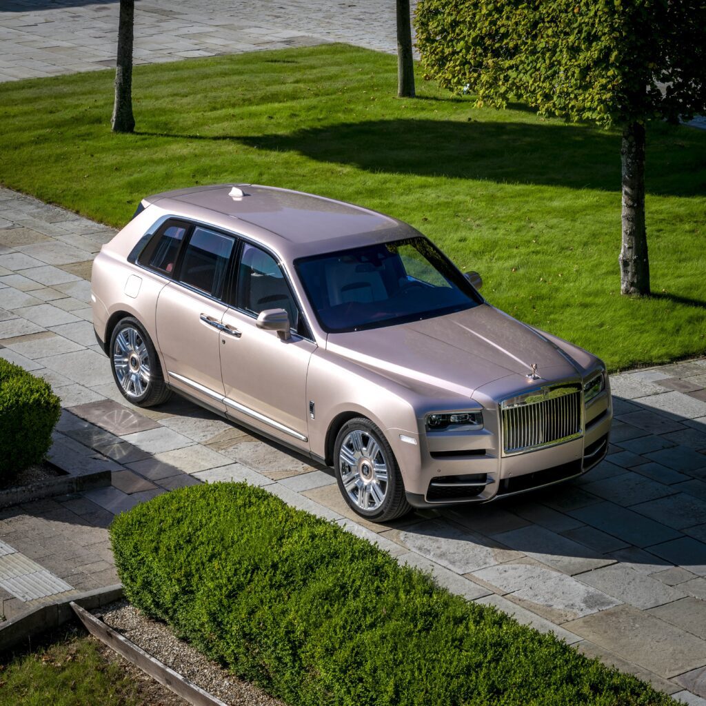 Rolls Royce The Pearl Cullinan: A birthday gift like no other 5 Car outside