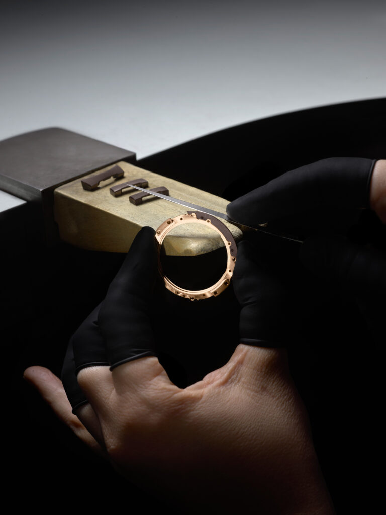 Louis Vuitton Unveils the Luxurious Tambour in Ceramic and Rose Gold: A True Masterpiece 2 Highend Ceramic128272 V6 2 1 768x1024 1