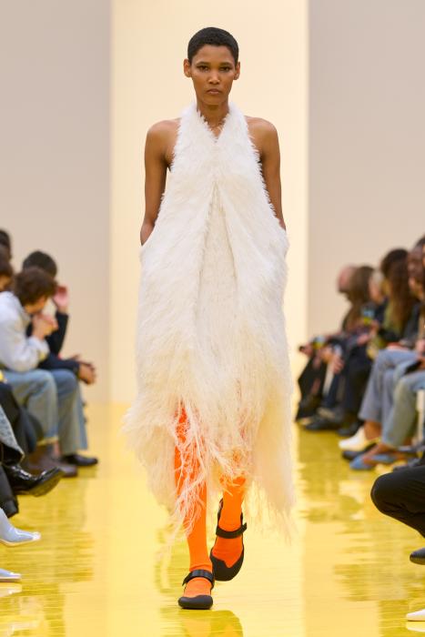 Paris Fashion Week: 5 Essential Insights from AW Collections 11 Paris Fashion Week 2026 runway showcasing Loewe’s luxury garments with innovative textures, sculptural shapes, and material experimentation highlighting contemporary craftsmanship